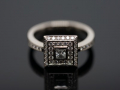 Torbjoern_Ring-Eira-750-Weissgold-mit-Diamanten-4
